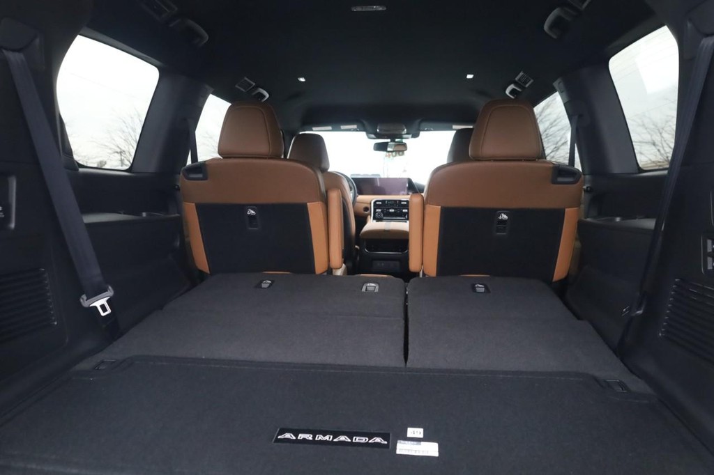 Nissan Armada Vehicle Image 22