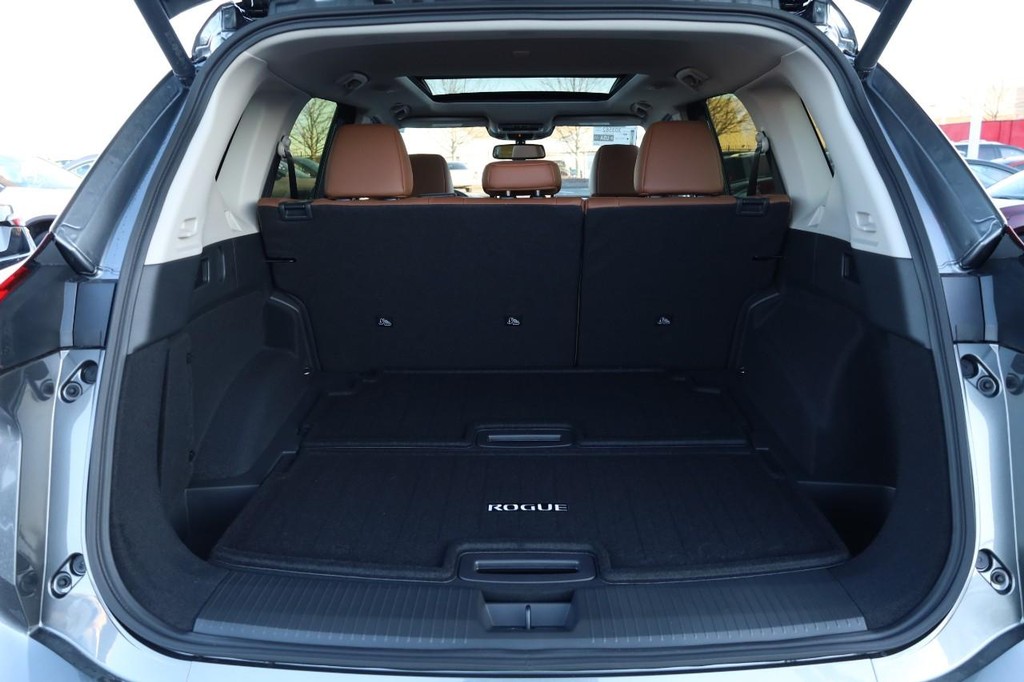 Nissan Rogue Vehicle Image 07