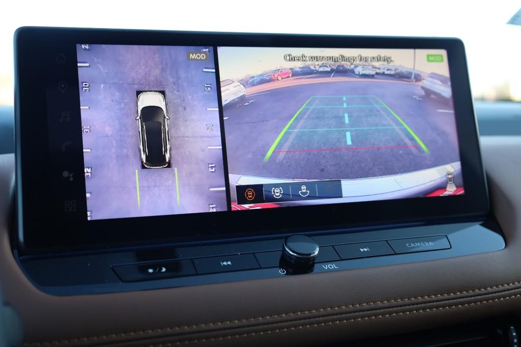 Nissan Rogue Vehicle Image 15