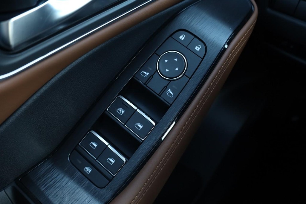 Nissan Rogue Vehicle Image 20