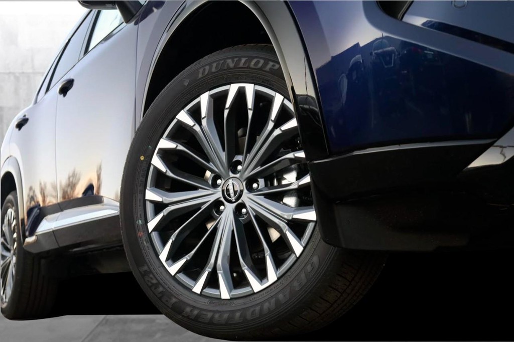 Nissan Rogue Vehicle Image 03