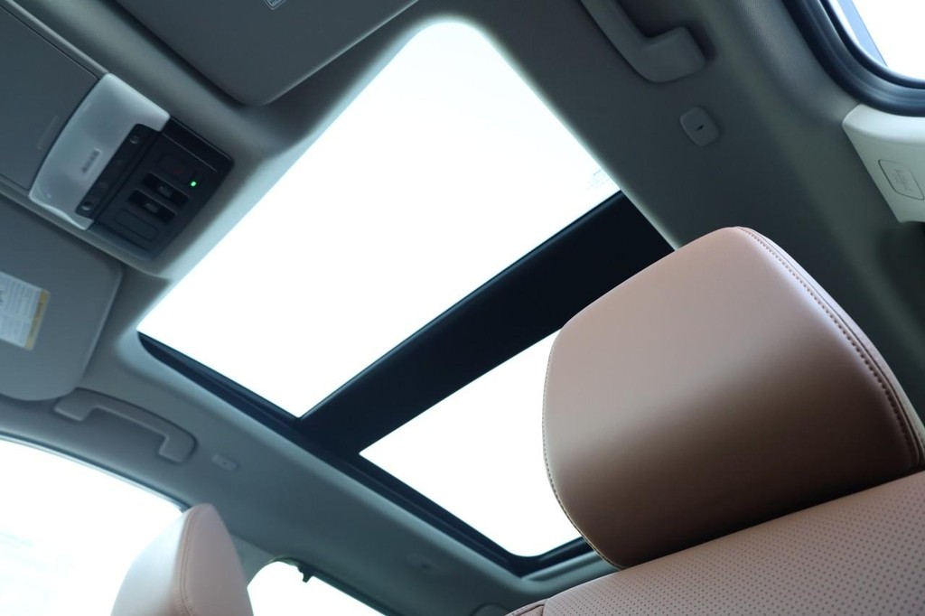 Nissan Rogue Vehicle Image 08