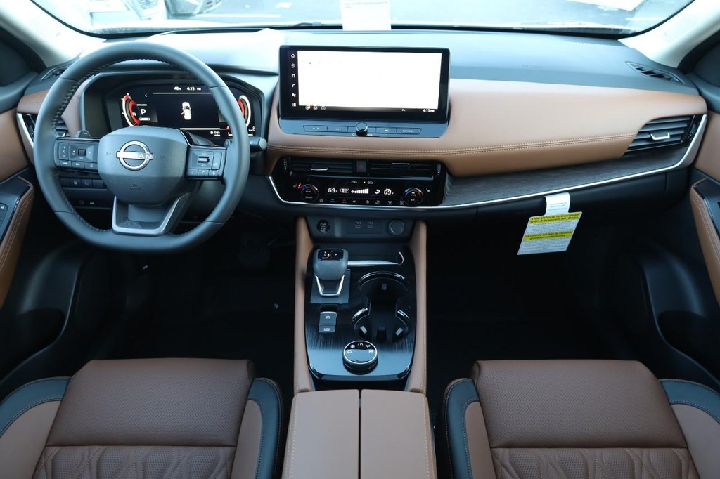 Nissan Rogue Vehicle Image 27