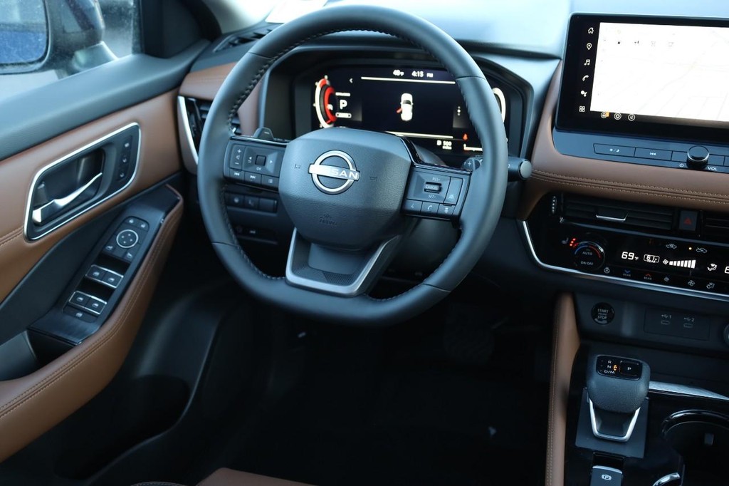 Nissan Rogue Vehicle Image 28