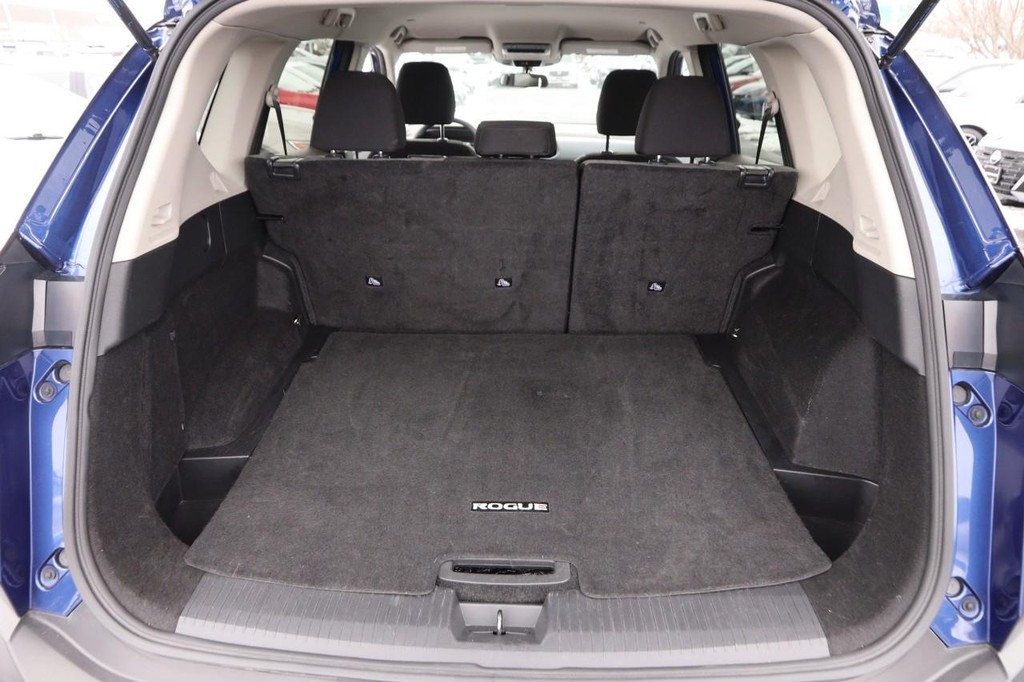 Nissan Rogue Vehicle Image 07