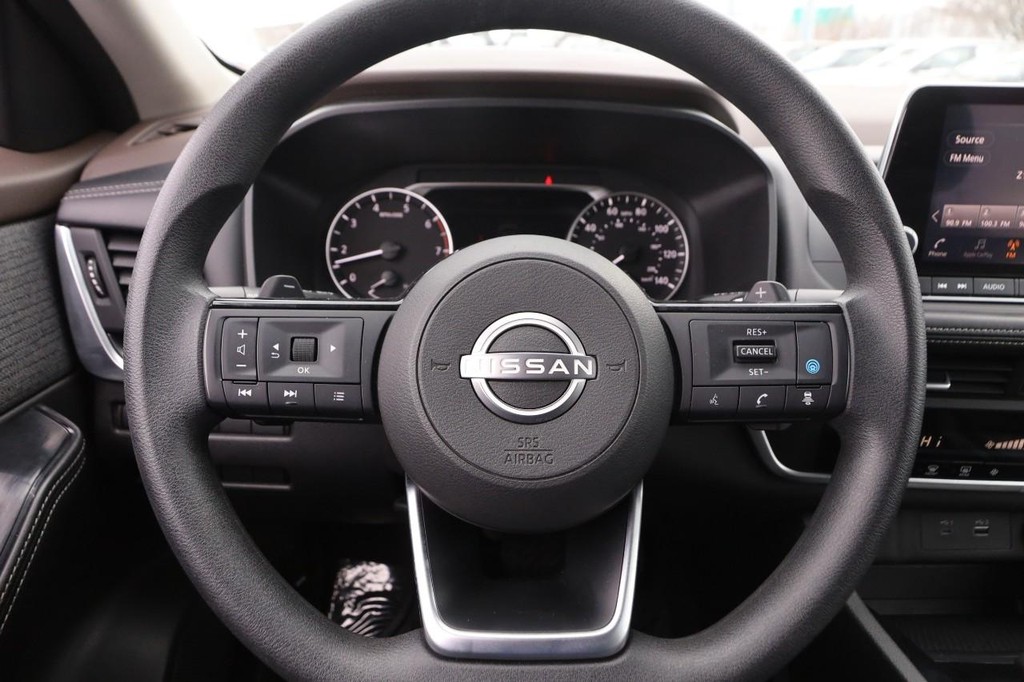 Nissan Rogue Vehicle Image 10