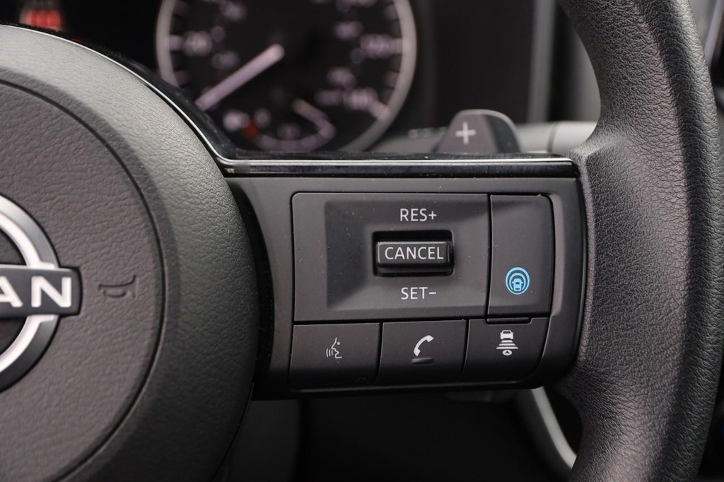 Nissan Rogue Vehicle Image 12