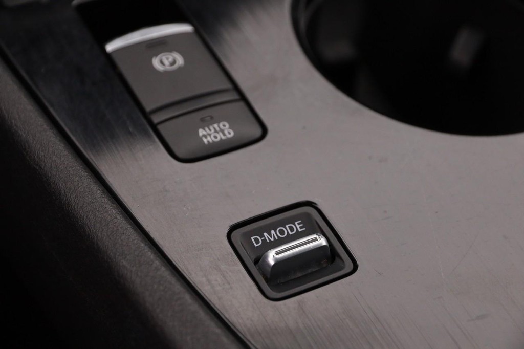 Nissan Rogue Vehicle Image 18