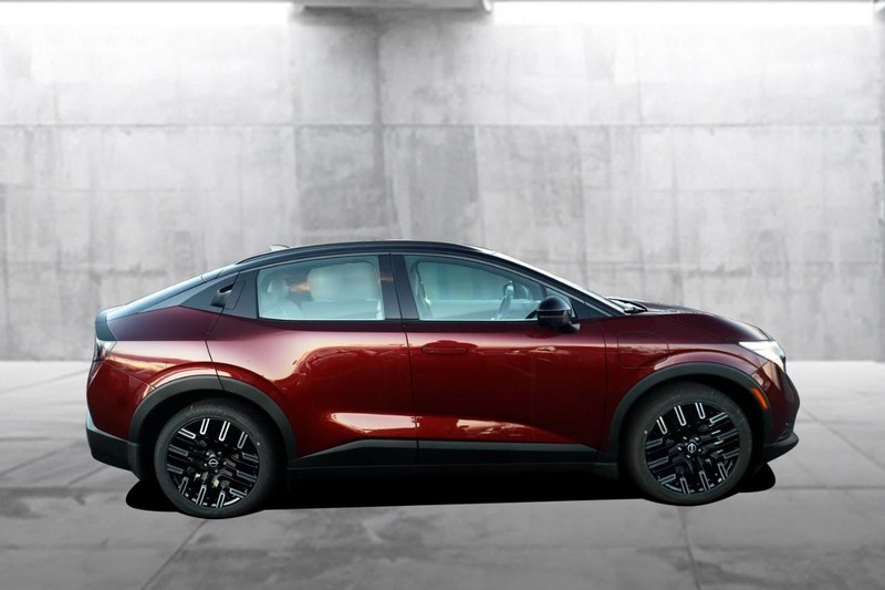 Nissan LEAF Vehicle Image 05