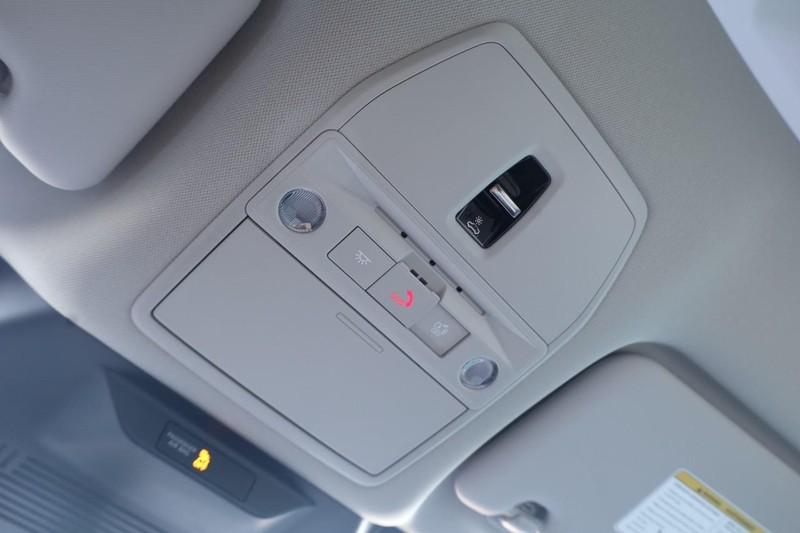 Nissan LEAF Vehicle Image 18