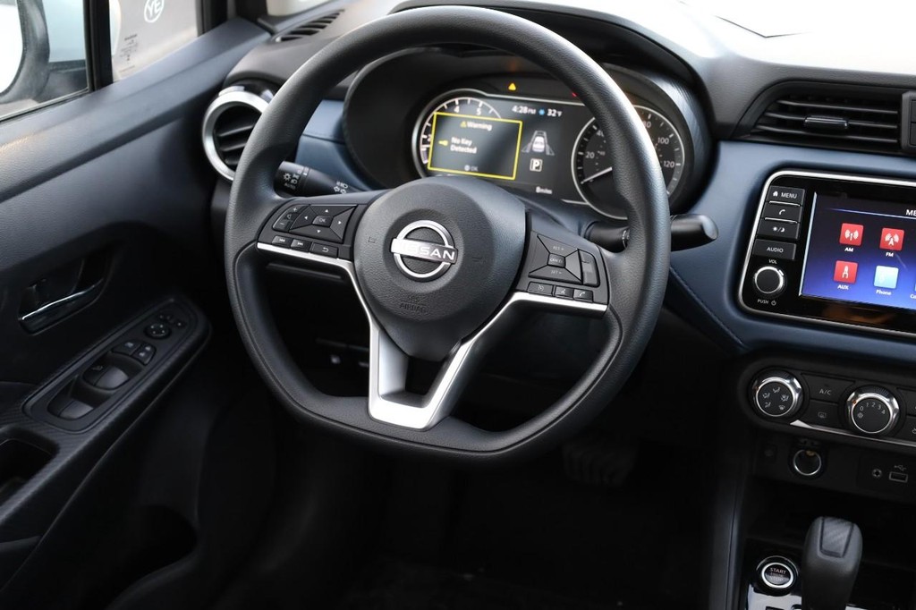 Nissan Versa Vehicle Image 22