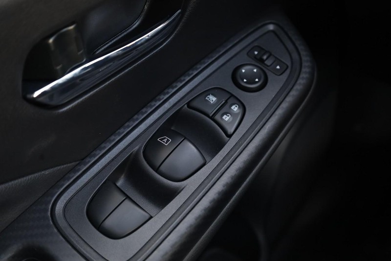 Nissan Versa Vehicle Image 17