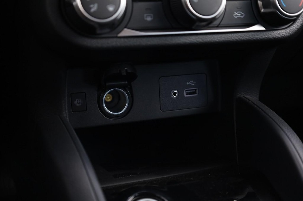 Nissan Versa Vehicle Image 14