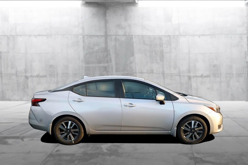 Nissan Versa Vehicle Image 05