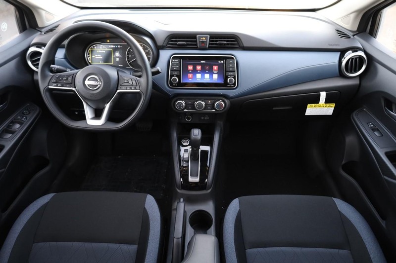 Nissan Versa Vehicle Image 21