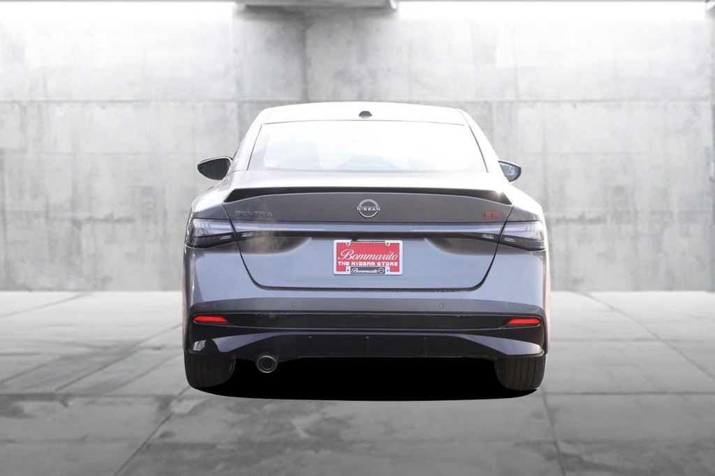 Nissan Sentra Vehicle Image 06