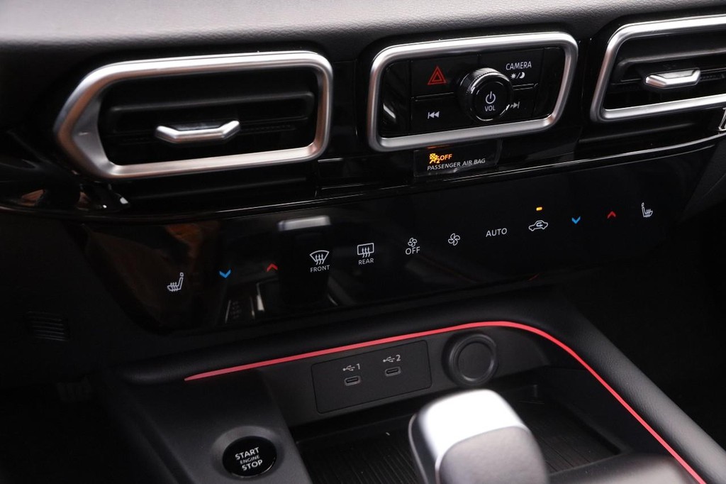 Nissan Sentra Vehicle Image 18