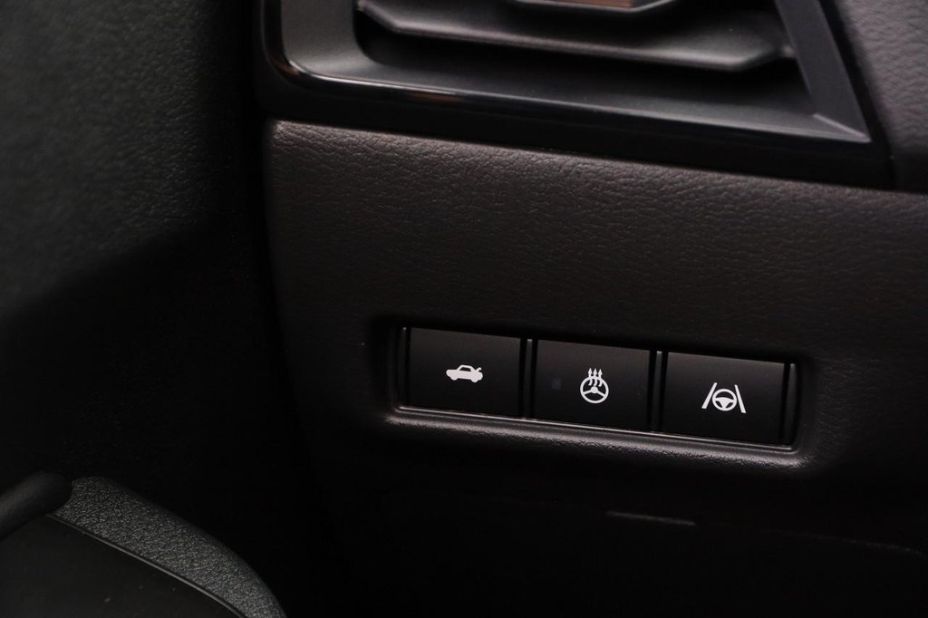 Nissan Sentra Vehicle Image 20