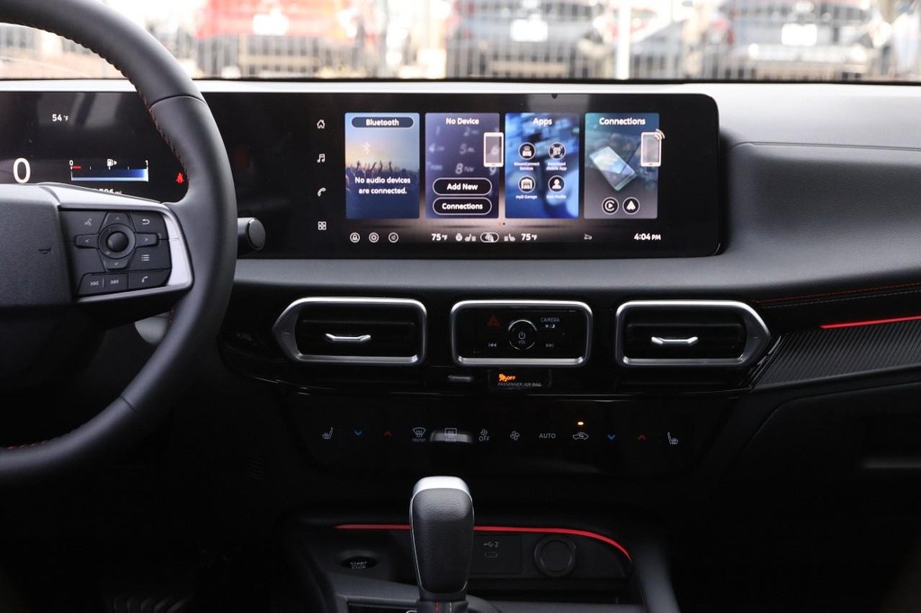 Nissan Sentra Vehicle Image 24