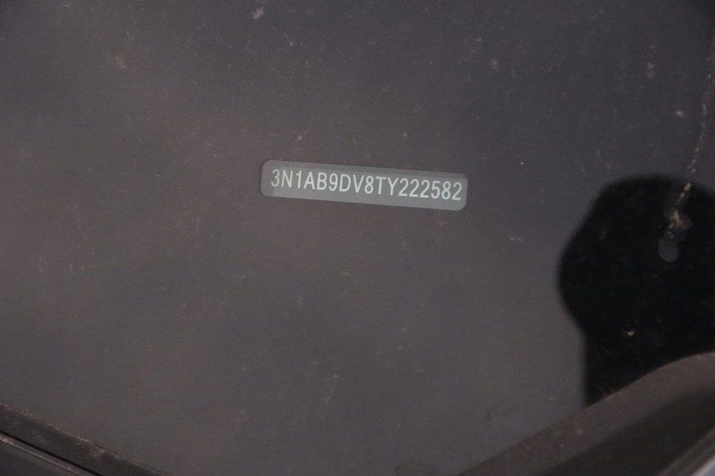 Nissan Sentra Vehicle Image 29