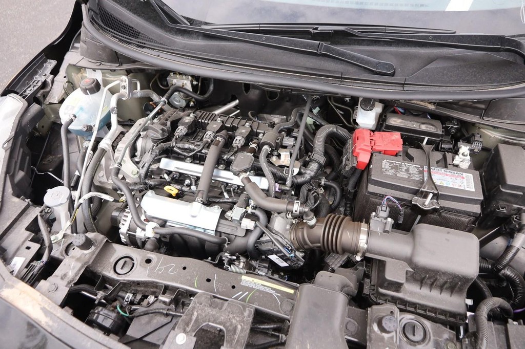 Nissan Versa Vehicle Full-screen Gallery Image 25