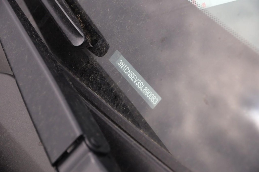 Nissan Versa Vehicle Full-screen Gallery Image 27