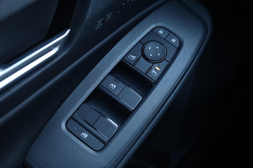 Nissan Sentra Vehicle Image 18