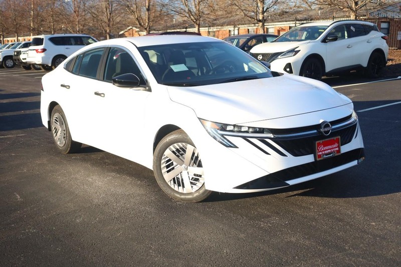 Nissan Sentra Vehicle Image 02