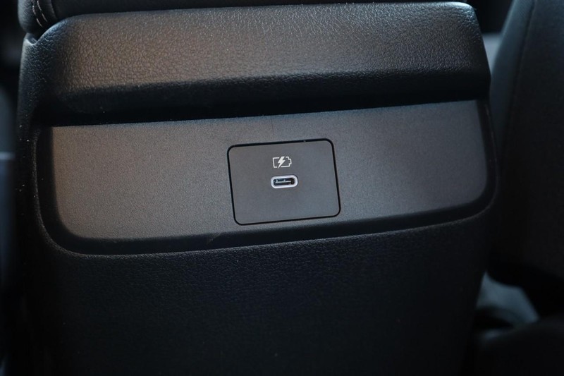 Nissan Sentra Vehicle Image 22