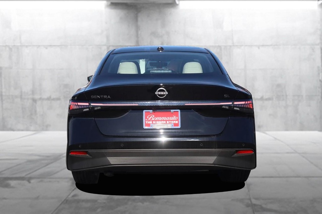 Nissan Sentra Vehicle Image 06