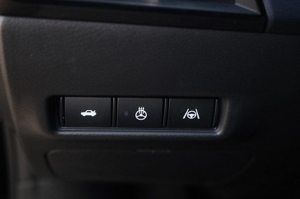 Nissan Sentra Vehicle Image 12