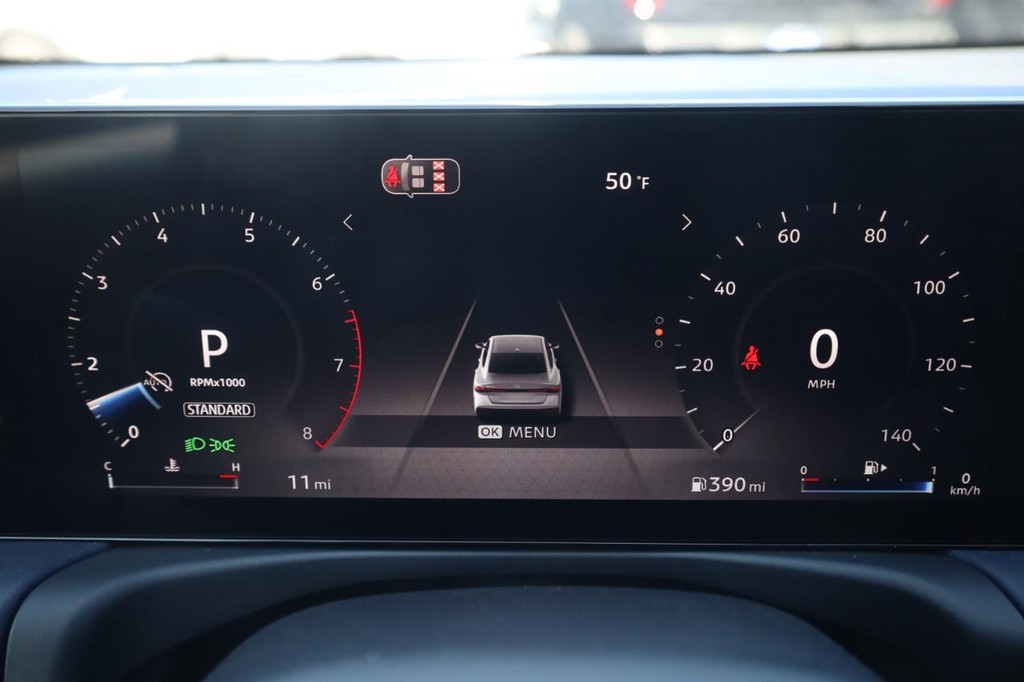 Nissan Sentra Vehicle Image 13