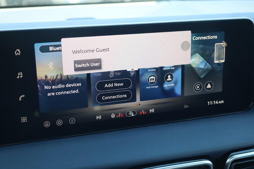 Nissan Sentra Vehicle Image 14