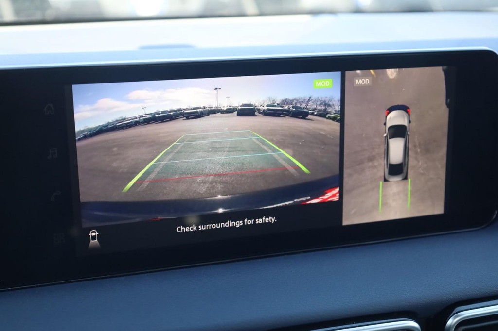 Nissan Sentra Vehicle Image 15