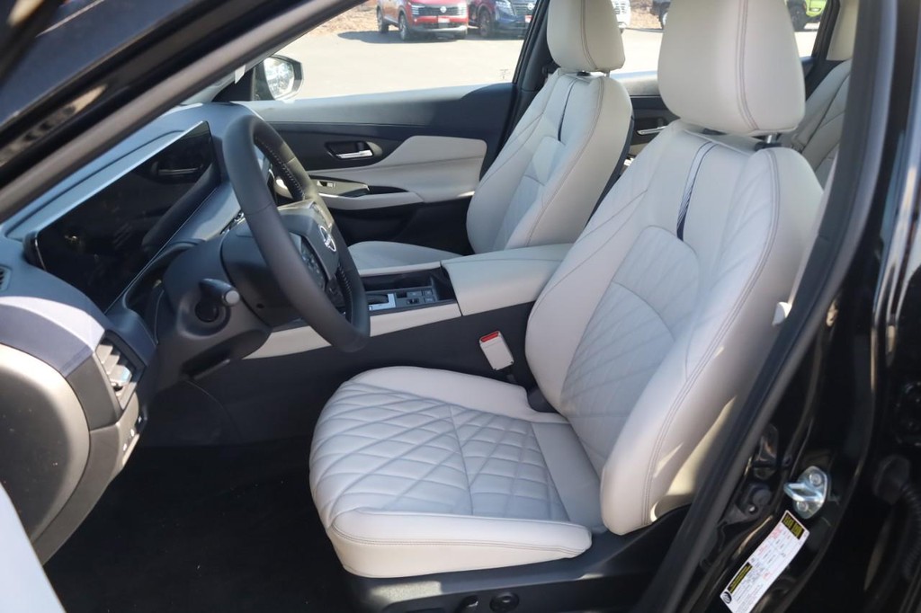 Nissan Sentra Vehicle Image 19