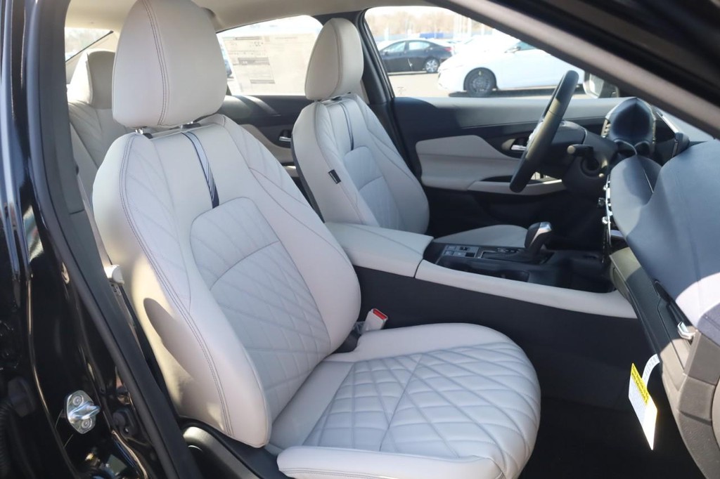 Nissan Sentra Vehicle Image 20