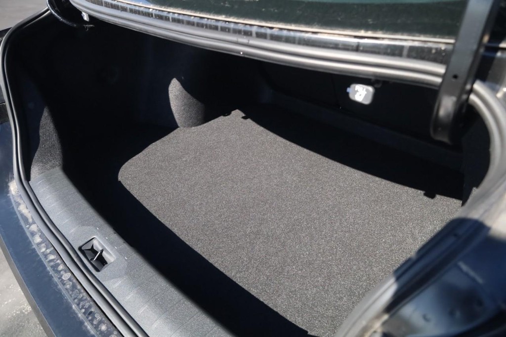 Nissan Sentra Vehicle Image 23