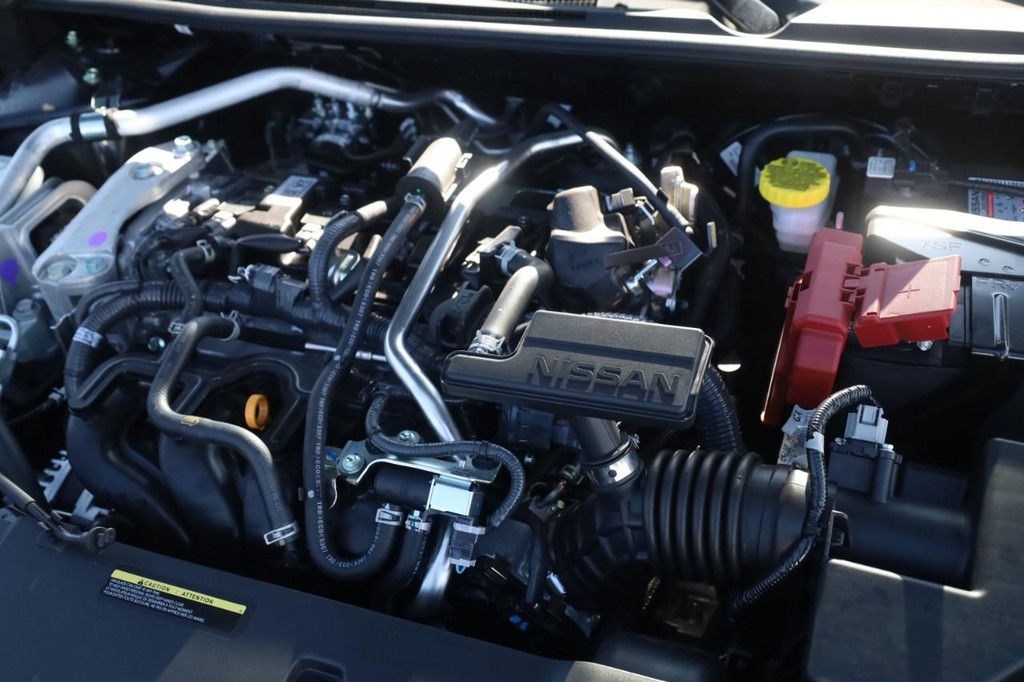 Nissan Sentra Vehicle Image 24