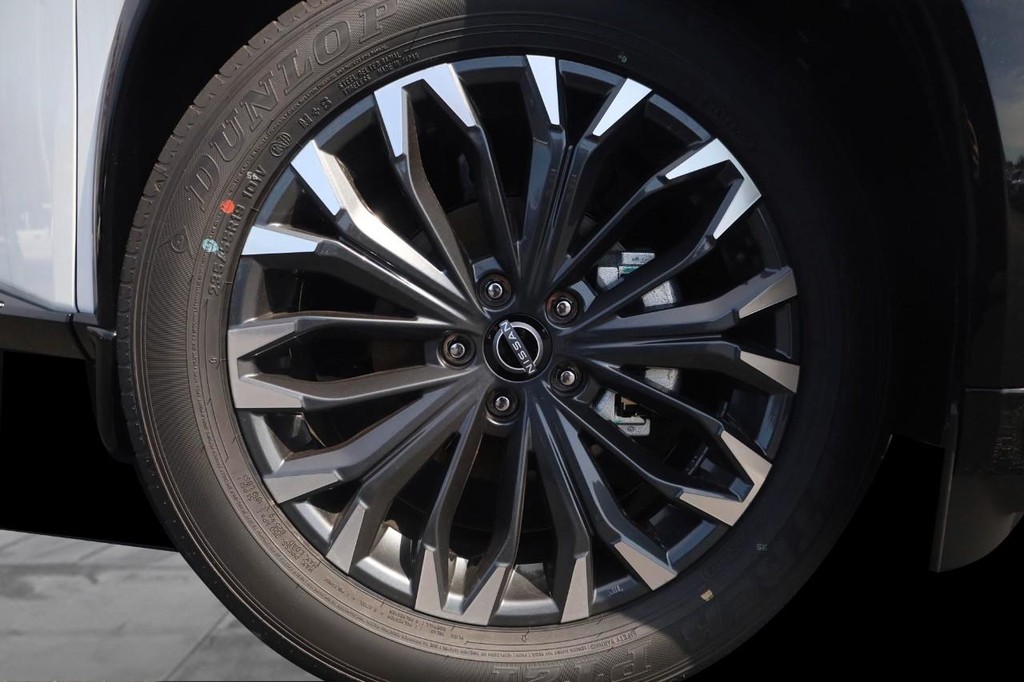 Nissan Rogue Vehicle Image 03