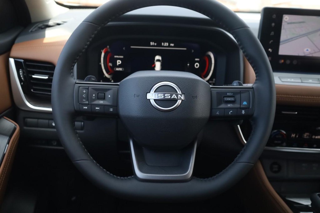 Nissan Rogue Vehicle Image 08