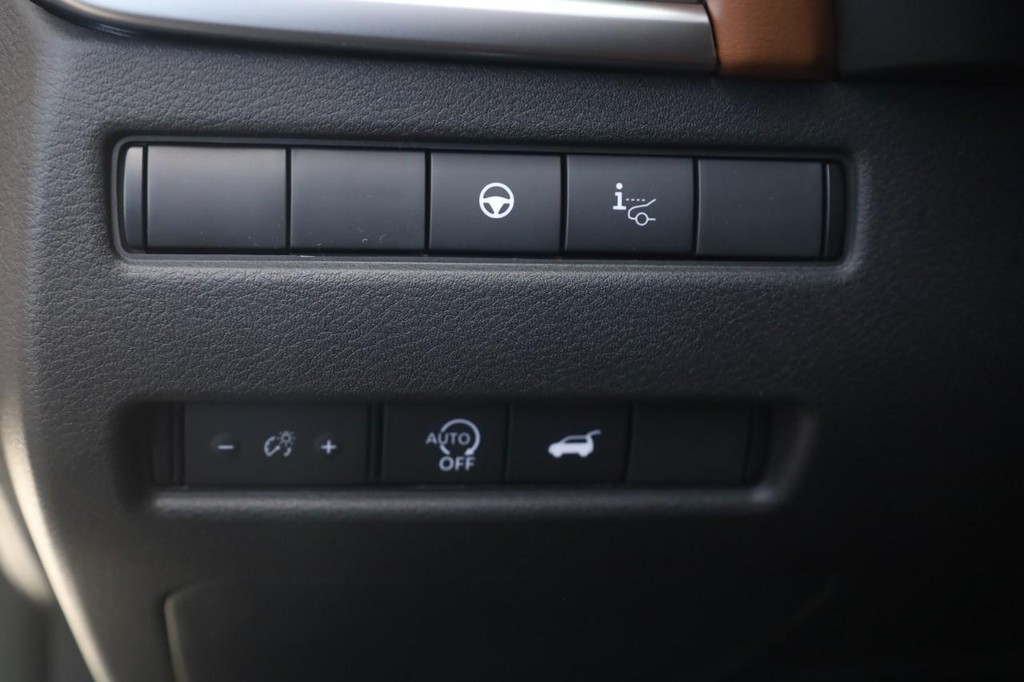 Nissan Rogue Vehicle Image 13