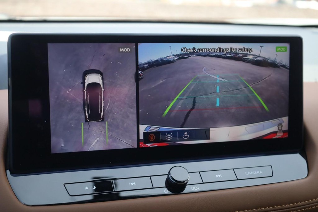 Nissan Rogue Vehicle Image 16