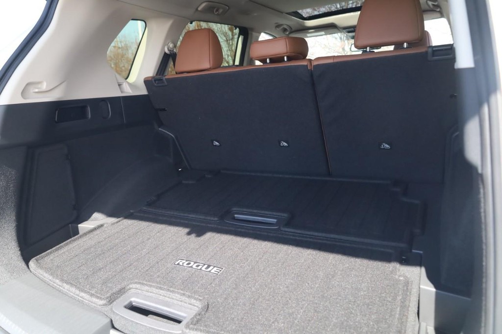 Nissan Rogue Vehicle Image 25