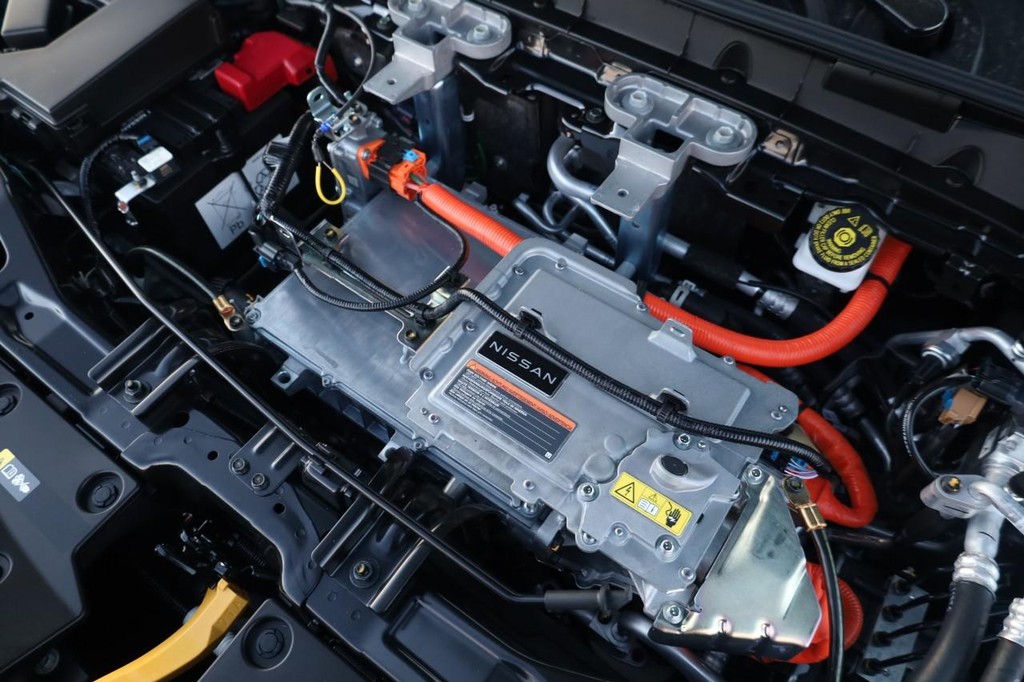 Nissan LEAF Vehicle Image 28