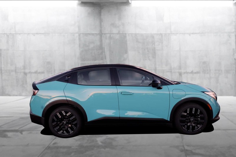 Nissan LEAF Vehicle Image 05