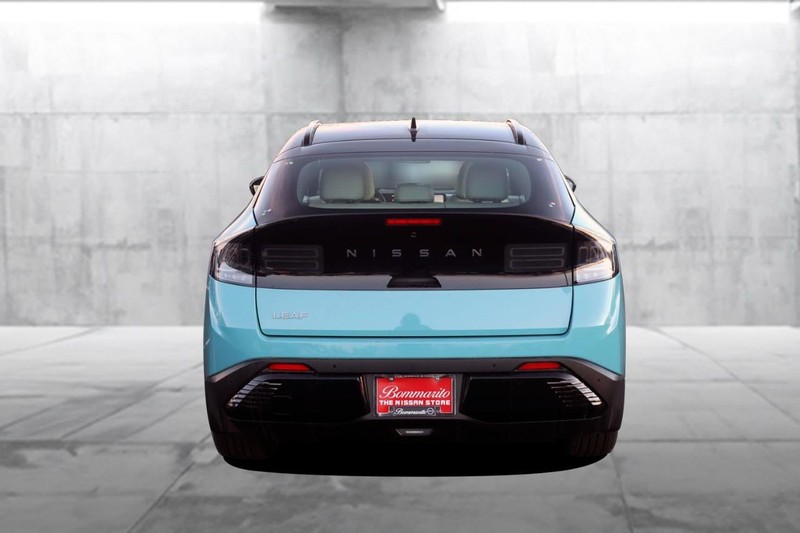 Nissan LEAF Vehicle Image 06