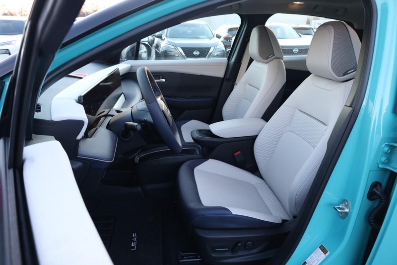 Nissan LEAF Vehicle Image 10