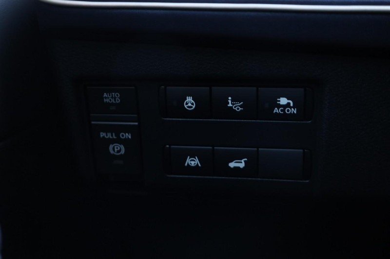 Nissan LEAF Vehicle Image 20