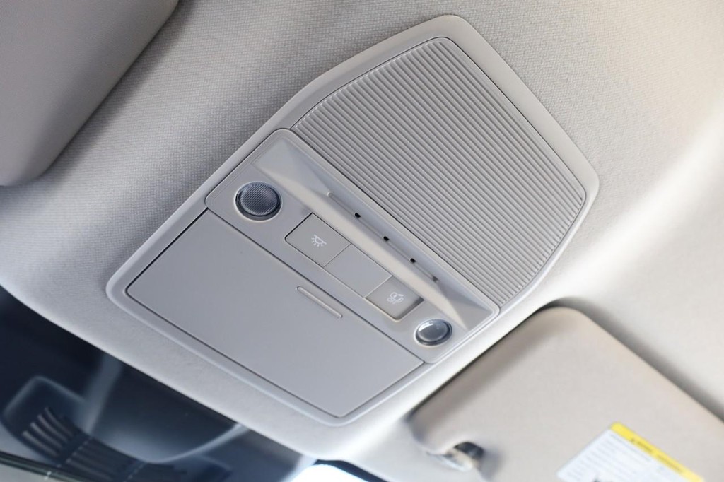 Nissan Sentra Vehicle Image 16