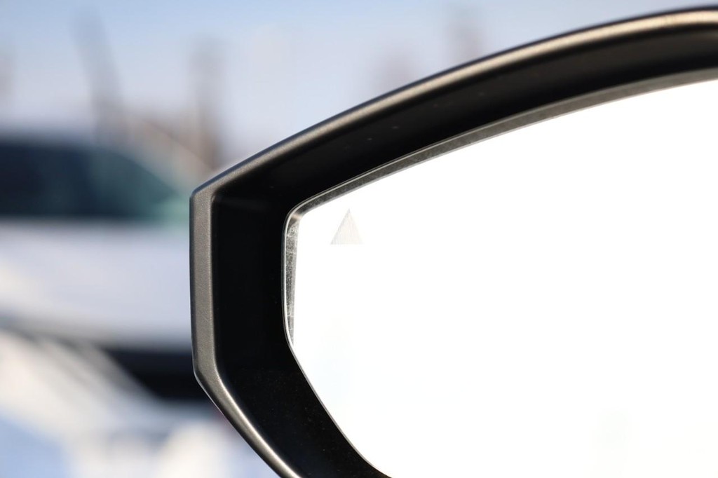 Nissan Sentra Vehicle Image 19